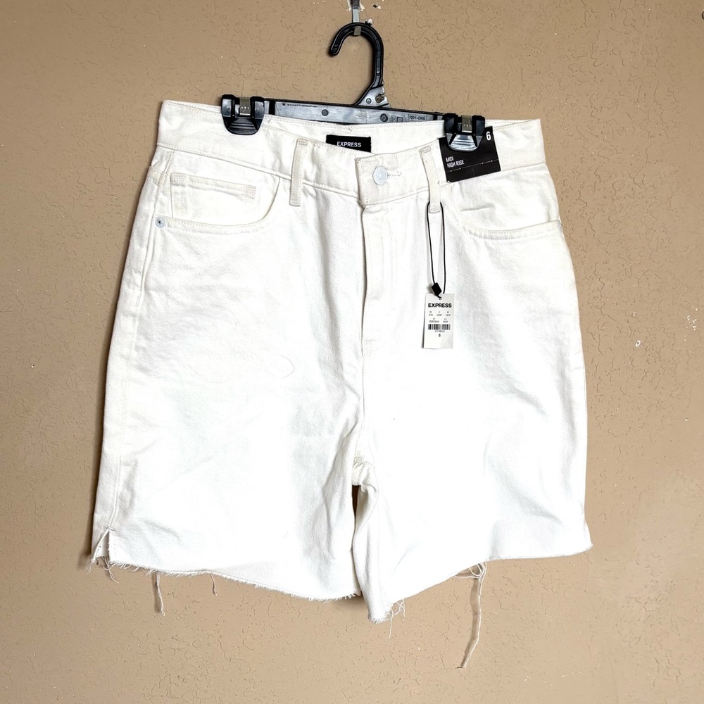 New Express Off White Midi High Rise Jean Shorts Distressed Raw-Hem size 6